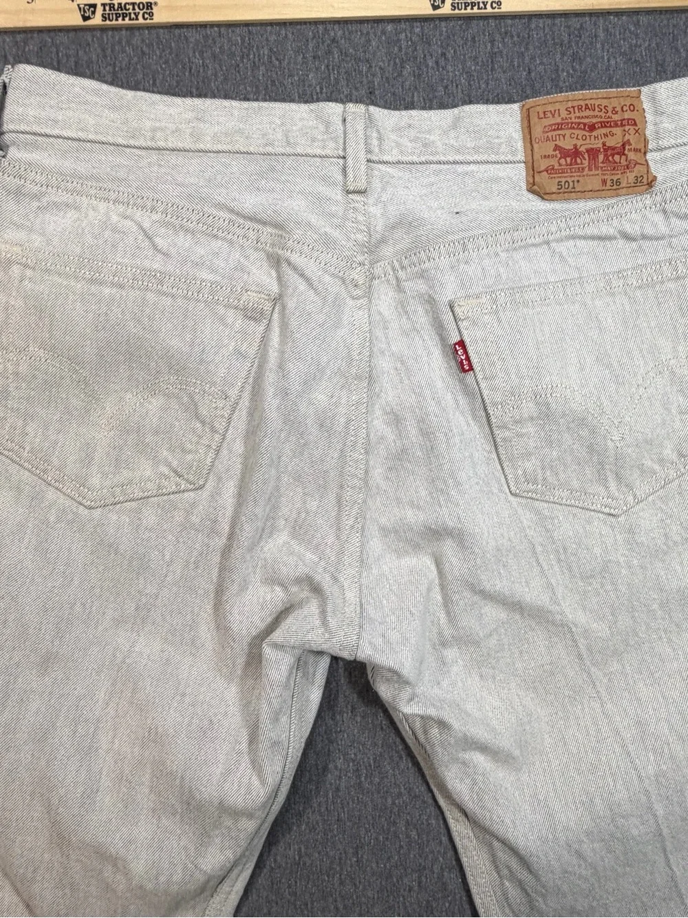 Levi's 501 Original Fit Jeans Men’s 36x32 Beige/Tan Button Fly 00501-0989